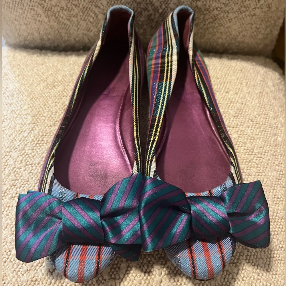 Used Coach Poppy Cambria Tartan Ballet Flats in Berry  Size 6 🎀